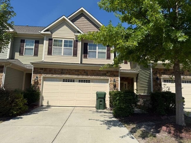 Building Photo - 530 Whitworth Ln