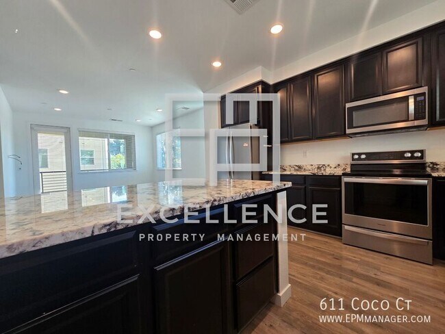 Photo - 611 Coco Ct