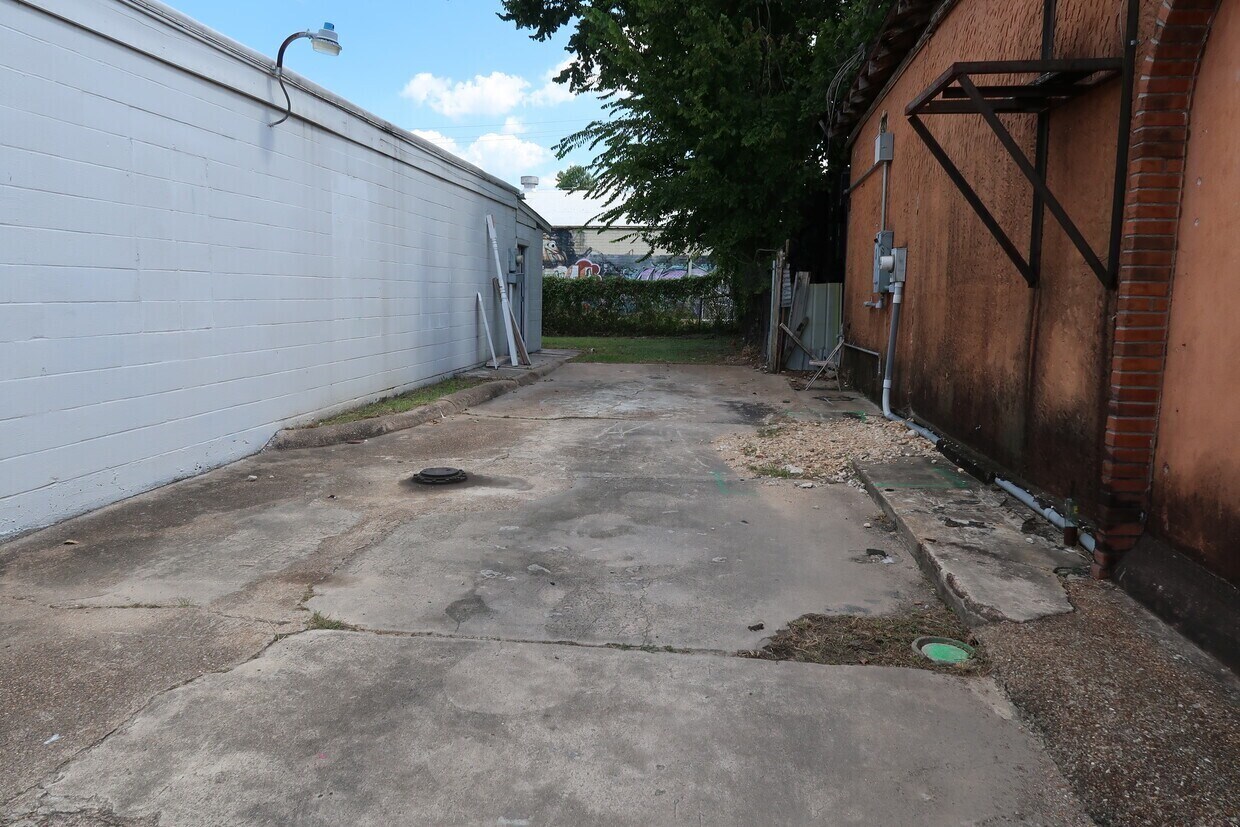 Photo - 1804 N Main St