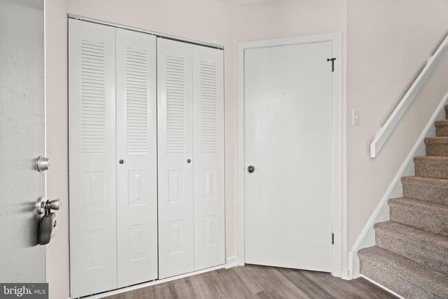 Building Photo - 1210 Thackery Ct