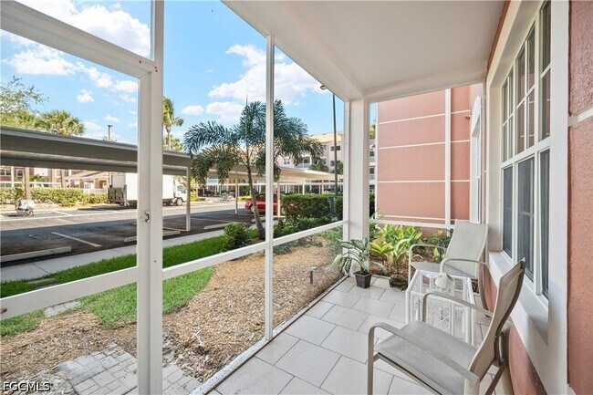 Photo - 11711 Pasetto Ln Unidad 102