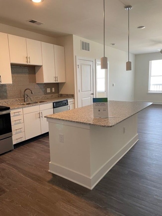 Photo - Pinewell Station