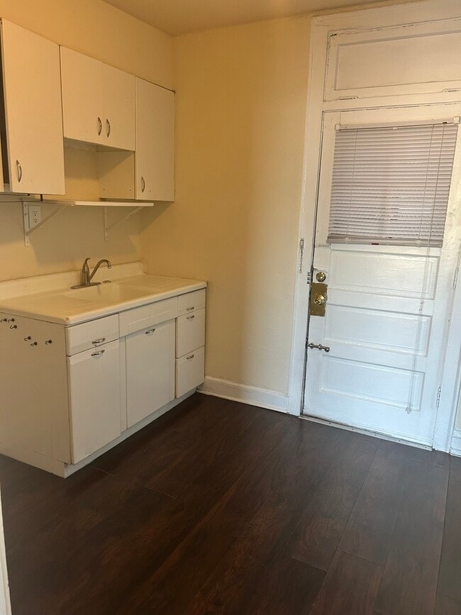 Photo - 5427 W Montrose Ave