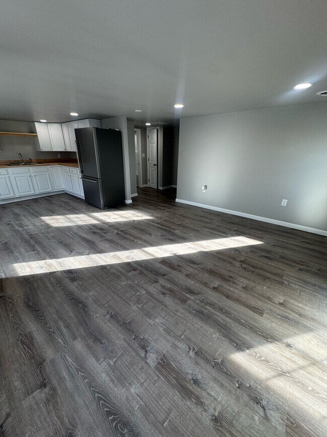 Photo - 445 N Biesecker Rd Unit 445