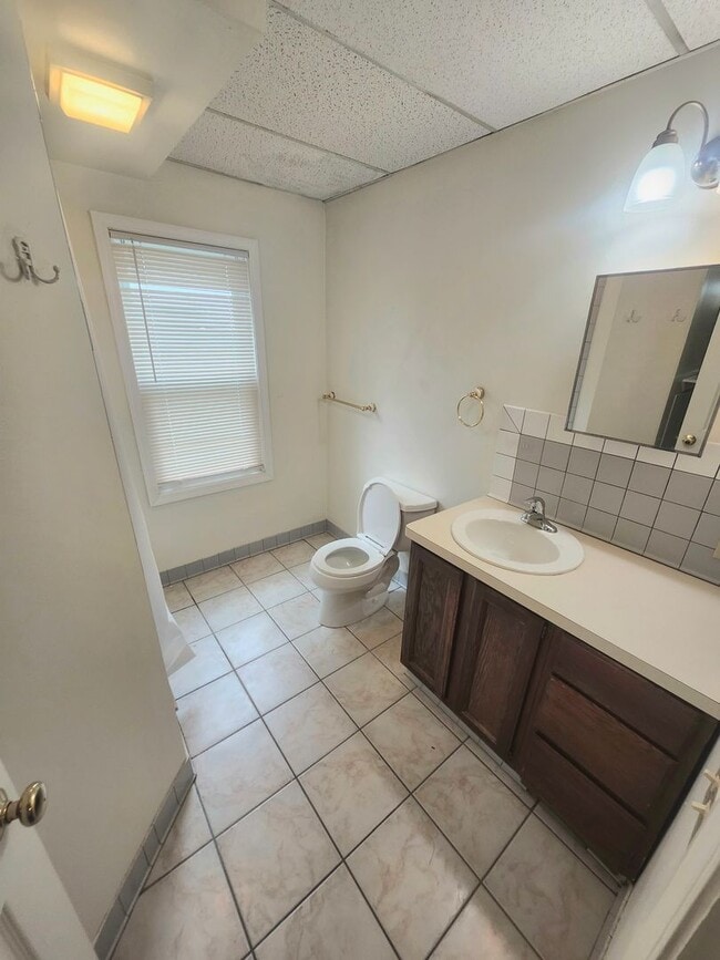 Photo - 76-78 High Street Unit 76 High St Apt A