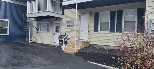 Photo - 1776 Hooksett Rd Unidad #1