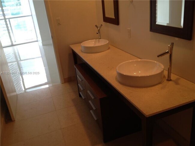 Photo - 475 Brickell Ave Unit 2415