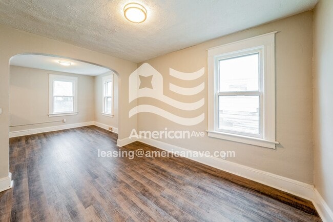 Photo - 177 Roycroft Dr