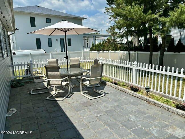 Photo - 311 Roosevelt Ave