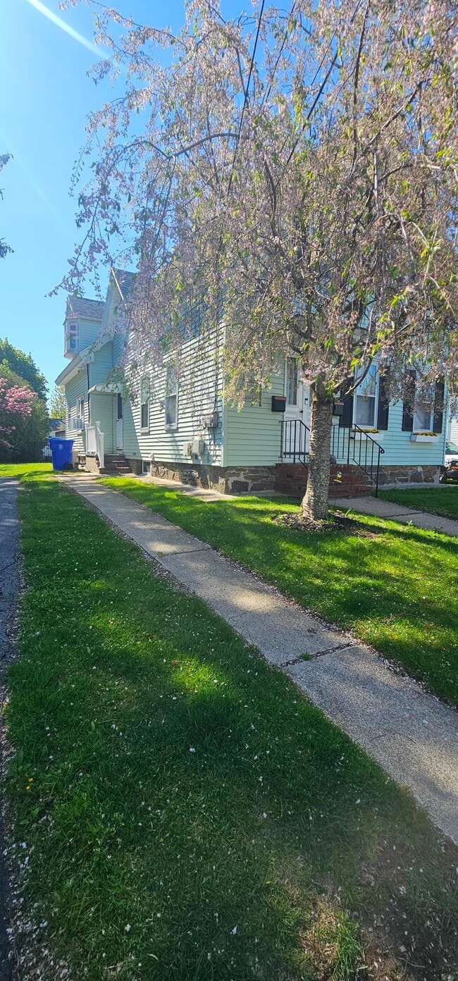 Photo - 37 Wilbur St Unit 2