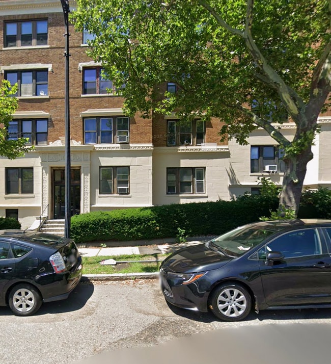 Building Photo - 1661 Commonwealth Ave Unit apt 3