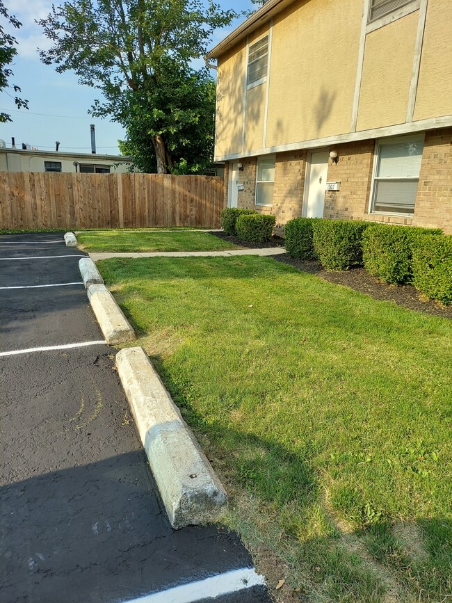 Photo - 1505 Gerrard Ave Unit 1505 Gerrard Avenue