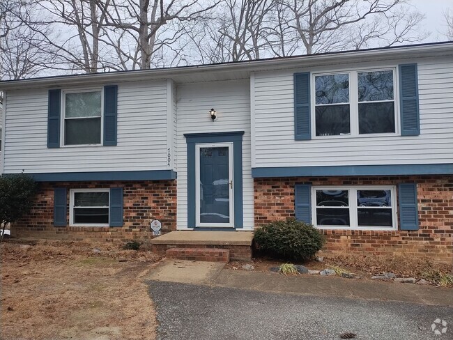 Building Photo - Charming 4-Bedroom Home in Chesterfield, V...