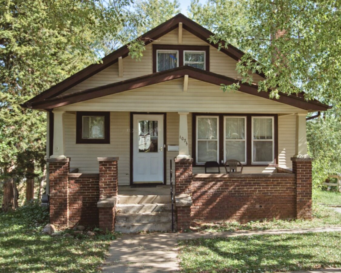 Photo - Settle Into Something Sweet on Mulberry