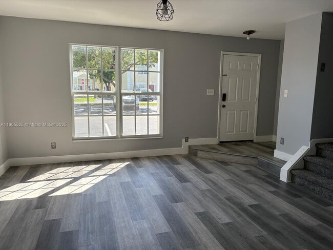 Photo - 2892 S Cambridge Ln