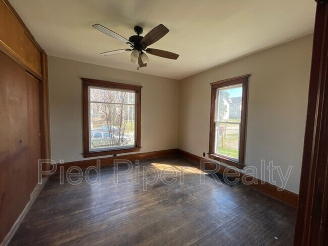 Photo - 434 1/2 S State Ave