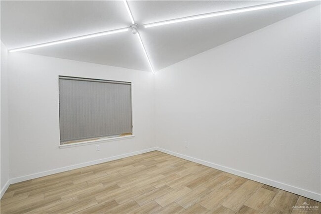 Photo - 819 S 16th St