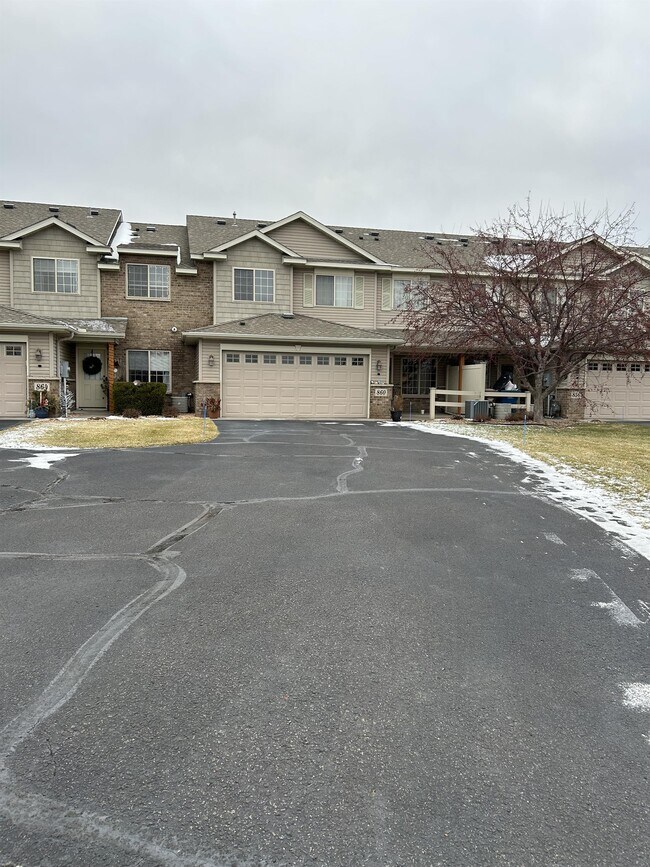 Photo - 860 Independence Dr