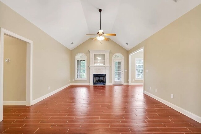 Photo - 614 Greene Dr