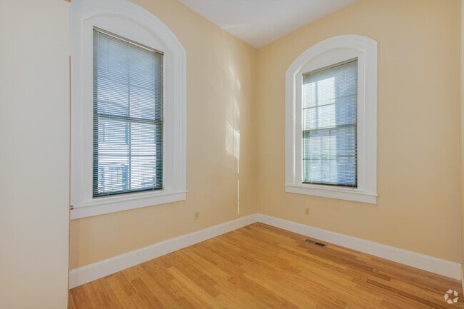 2BR, 1.5BA - 990SF - Second Bedroom