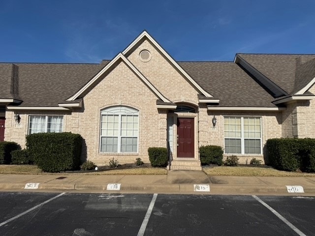 Building Photo - 219 Fraternity Row