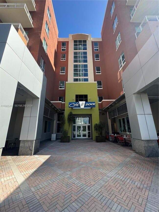 Building Photo - 2001 S Biscayne Blvd Unit 2621