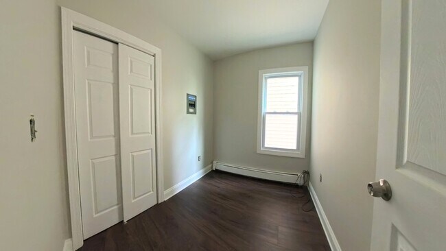 Photo - 144 Inslee Pl