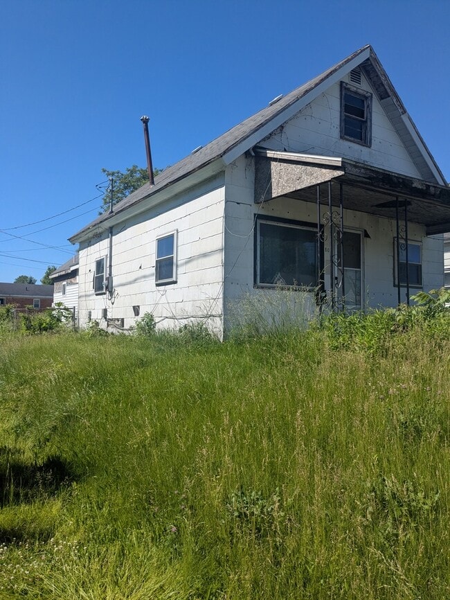 Photo - 801 W 10th St