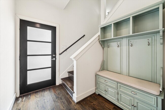 Photo - 1703 Weber St