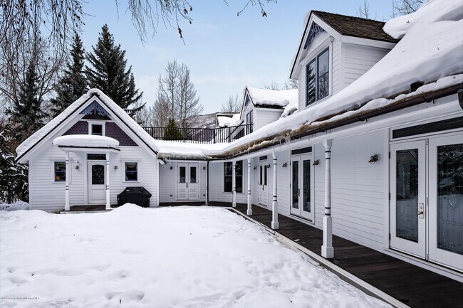 Photo - 716 W Francis St