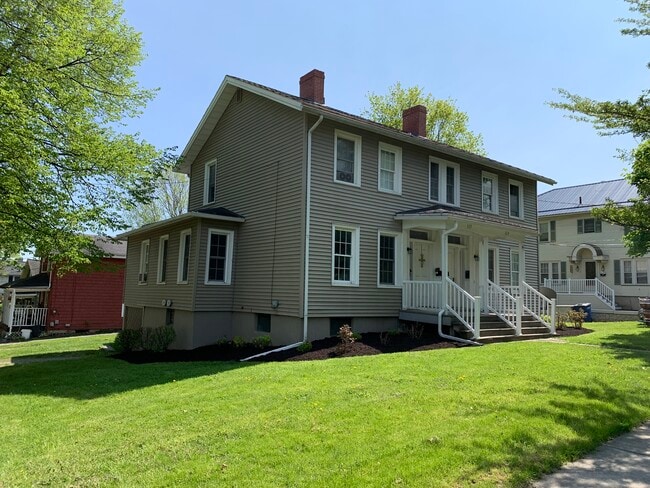 Building Photo - 117 Gorham St Unit 117.5