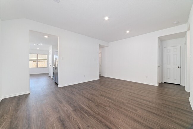 Building Photo - 27022 Vis Fld Dr Rental