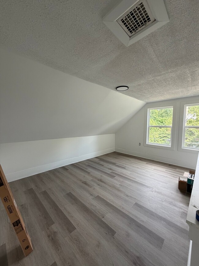 Photo - 11699 Peckham Ave
