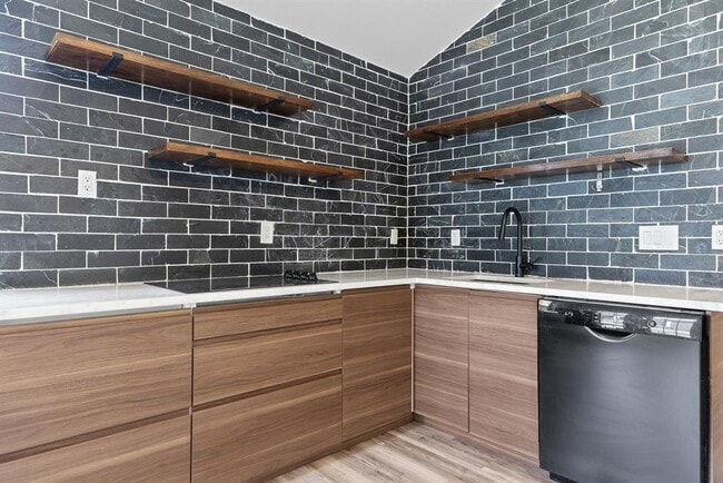 Photo - 3909 Willbert Rd