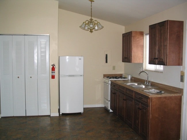 Photo - Newton Place Apartments