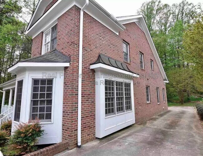 3528 Eden Croft Dr