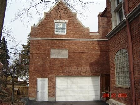 Carriage House Apartment - 415 W Pittsburgh St Unit 1