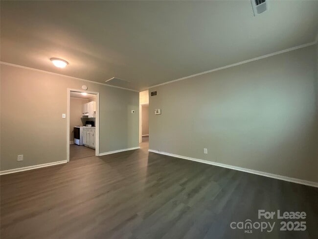 Photo - 1744 Academy St