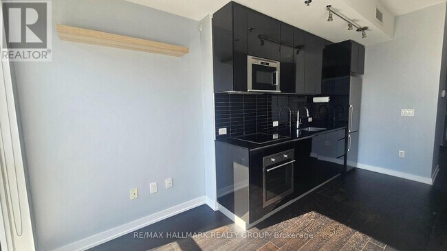 Photo - 199 Slater St.