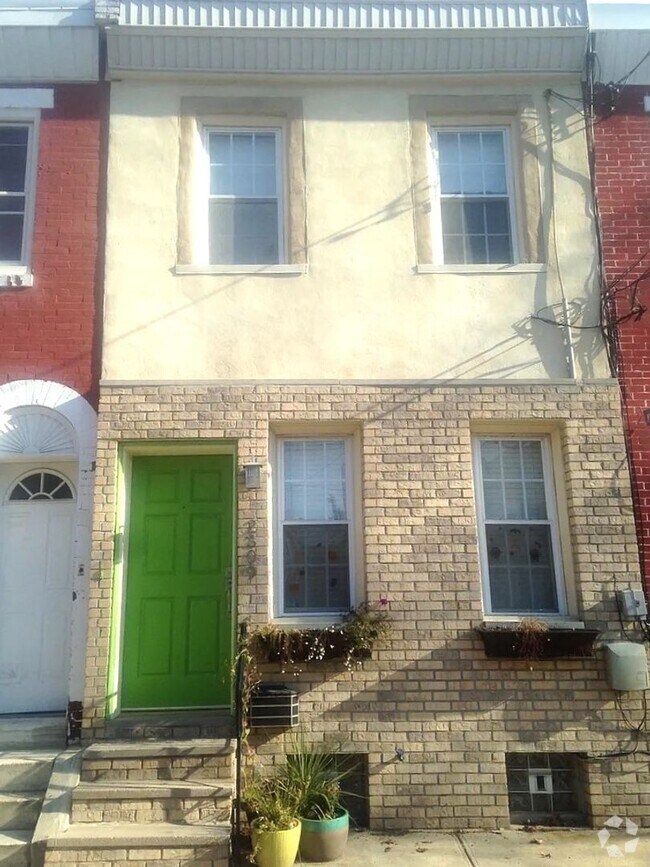 Building Photo - Stunning 2-Bedroom Townhome in Fishtown! A...