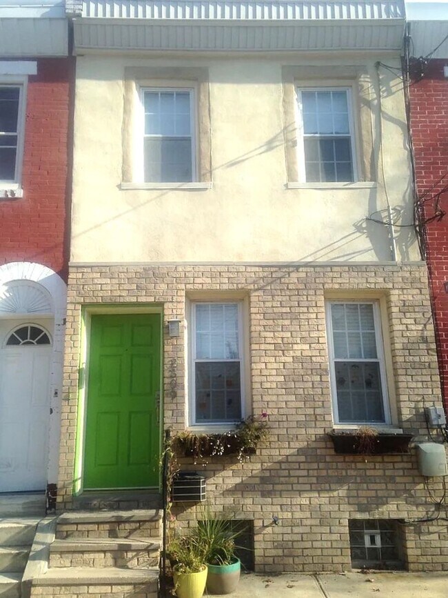 Stunning 2-Bedroom Townhome in Fishtown! A... - Stunning 2-Bedroom Townhome in Fishtown! A...