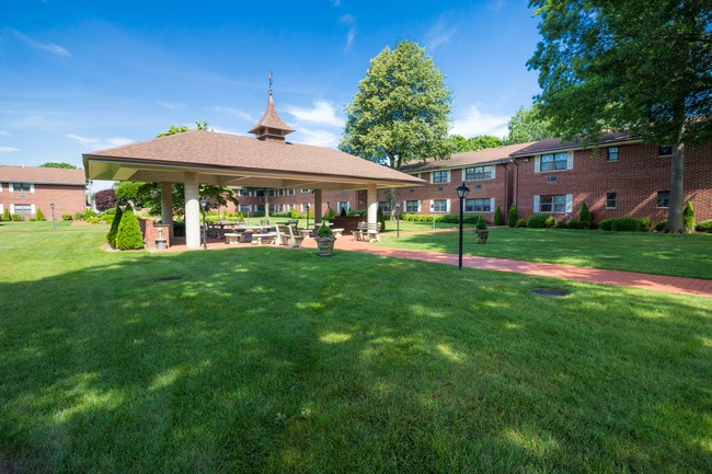 55+ Manor Park Apartments Senior Community
