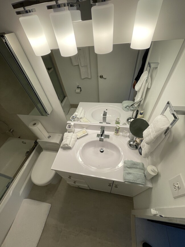 Photo - 905 Brickell Bay Dr