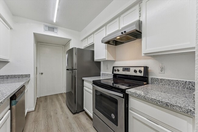 Photo - 6606 De Moss Dr Unit 804