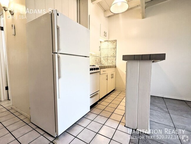 Building Photo - Pre-Lease!! Spacious Studio University Are... Rental