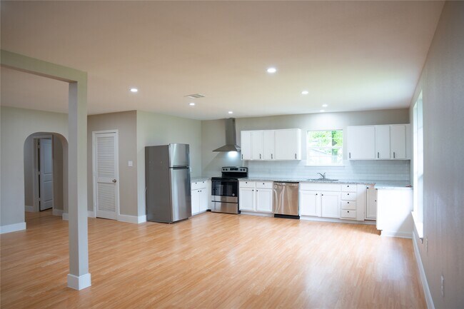 Photo - 5002 Blackberry Ln
