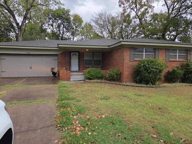 Photo - 914 W Preston Ave