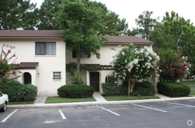 Building Photo - 2735 SW 35th Pl Rental