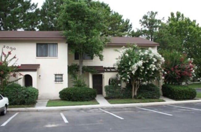 Building Photo - 2735 SW 35th Pl Rental