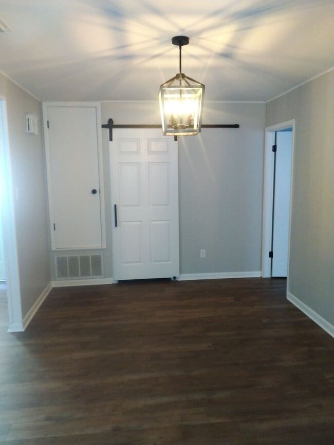 Photo - 2002 Glenhaven St